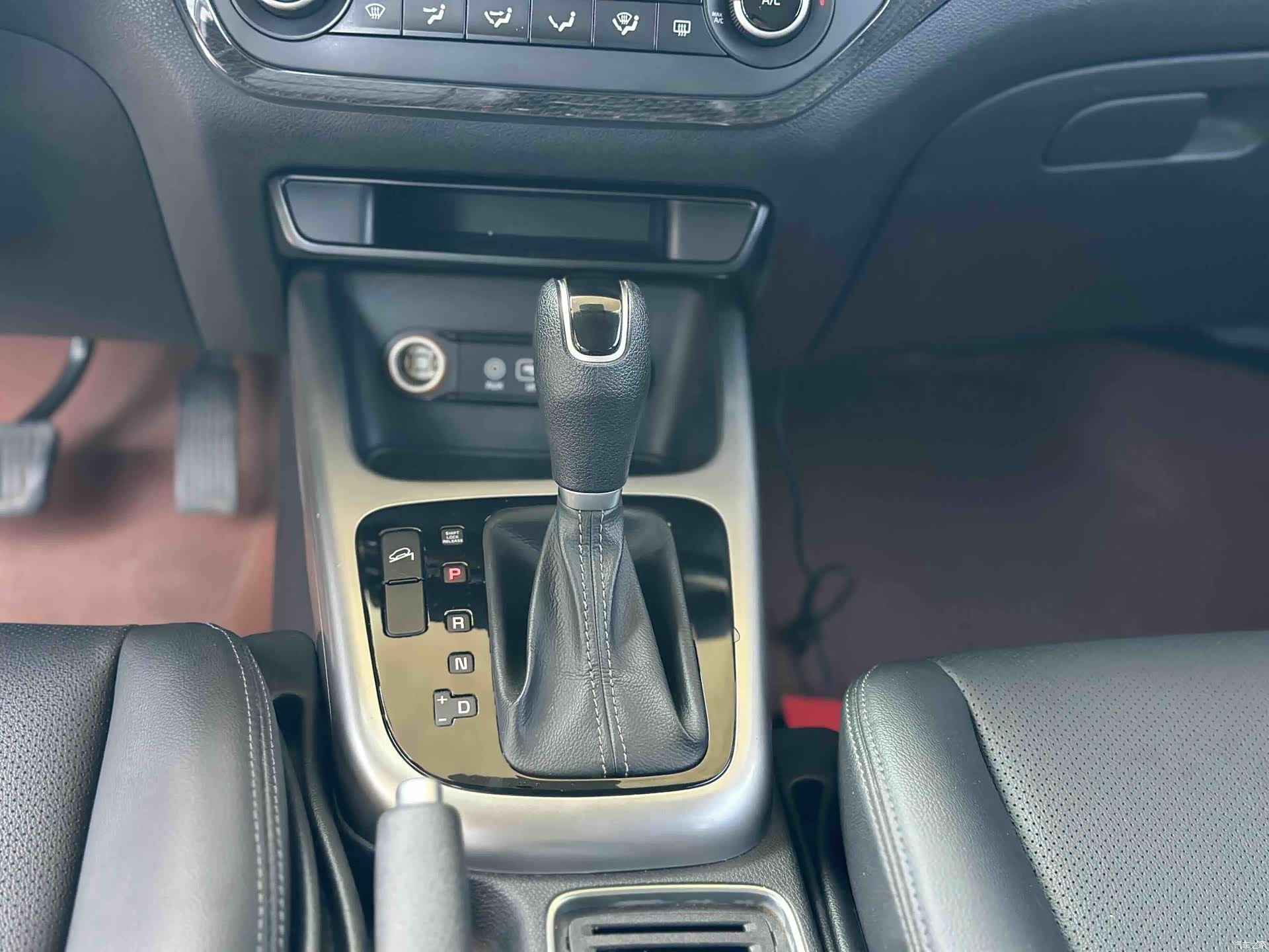 Kia KX3, 2015 11