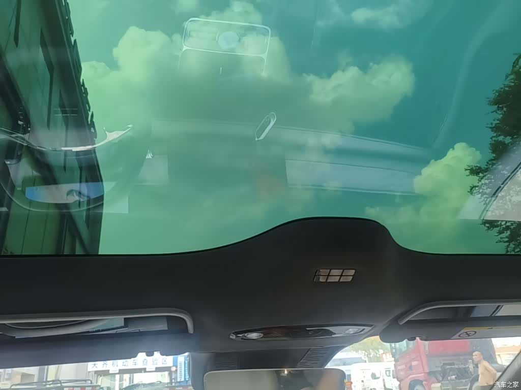 Geely 8, 2025 18