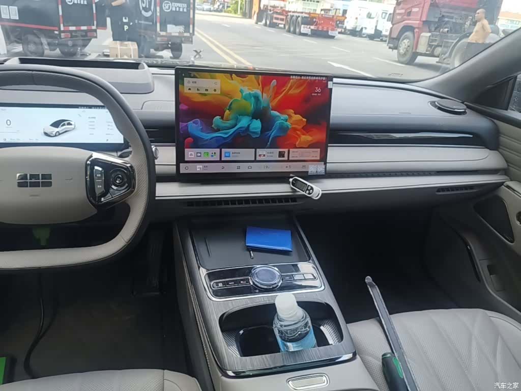 Geely 8, 2025 13