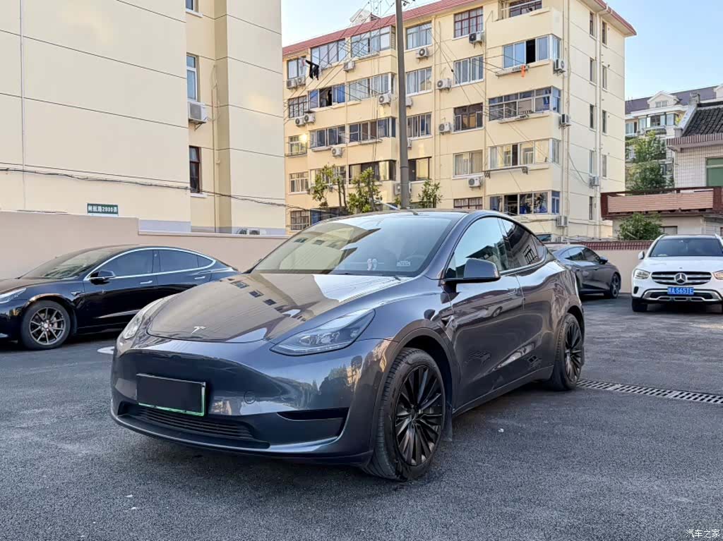 Tesla Model Y, 2022 2