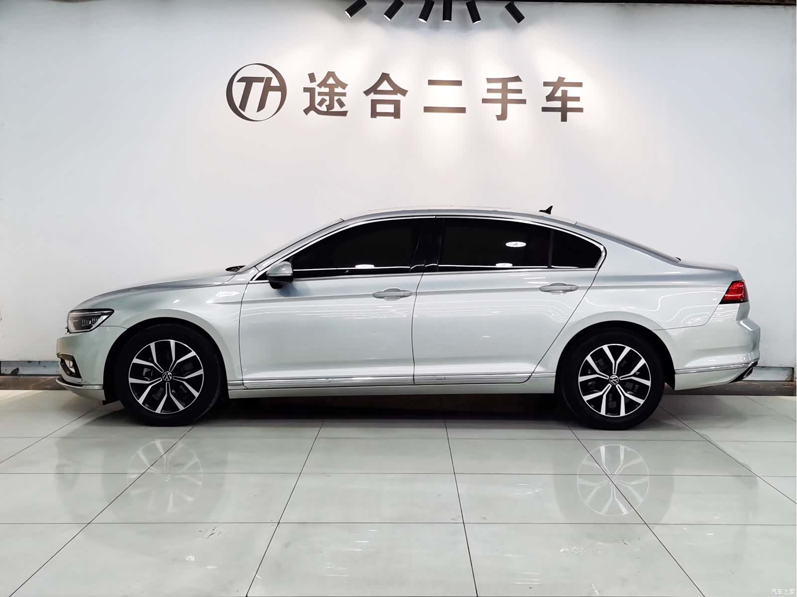 Volkswagen Magotan, 2020 3