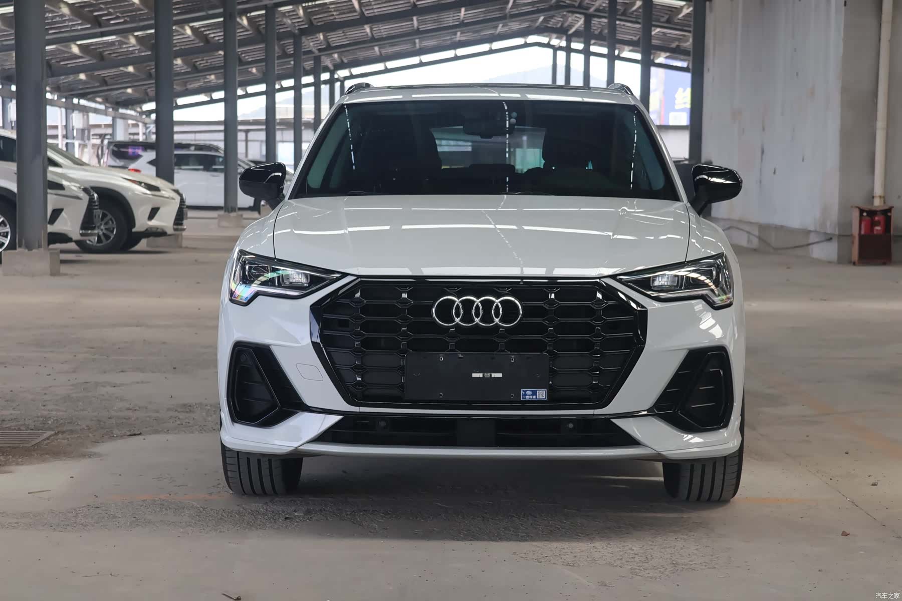 Audi Q3, 2022 2