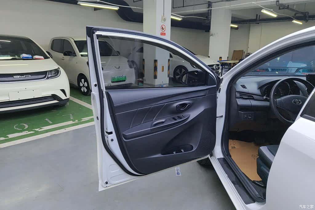 Toyota YARiS L, 2021 7