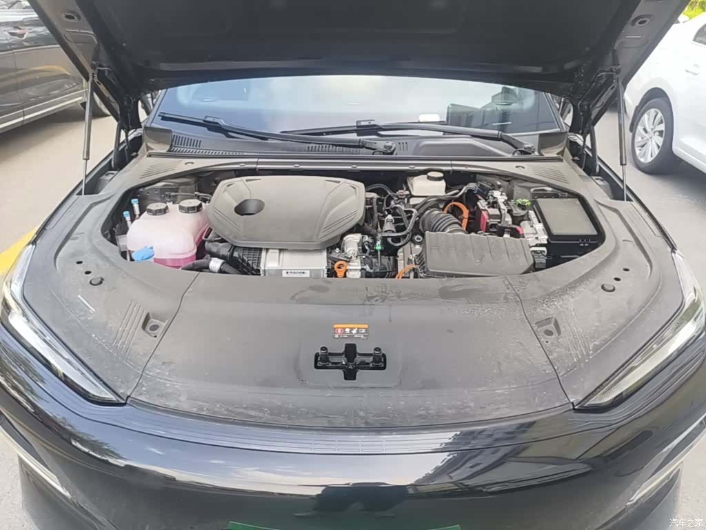Geely 8, 2025 20