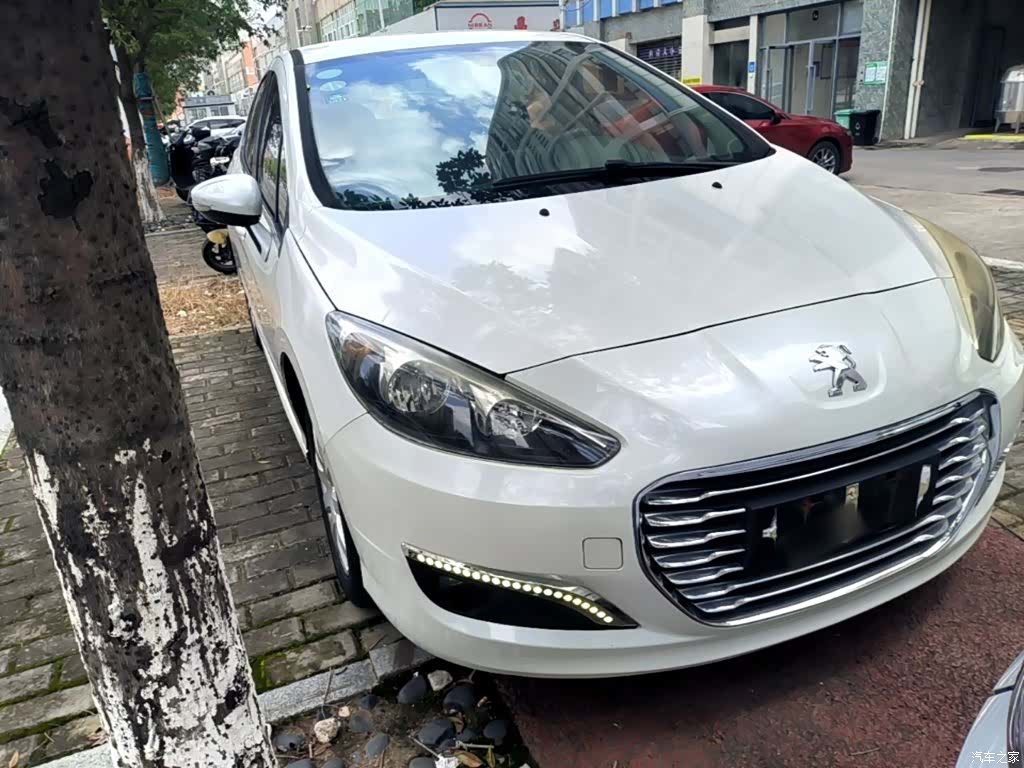 Peugeot 308, 2015 4