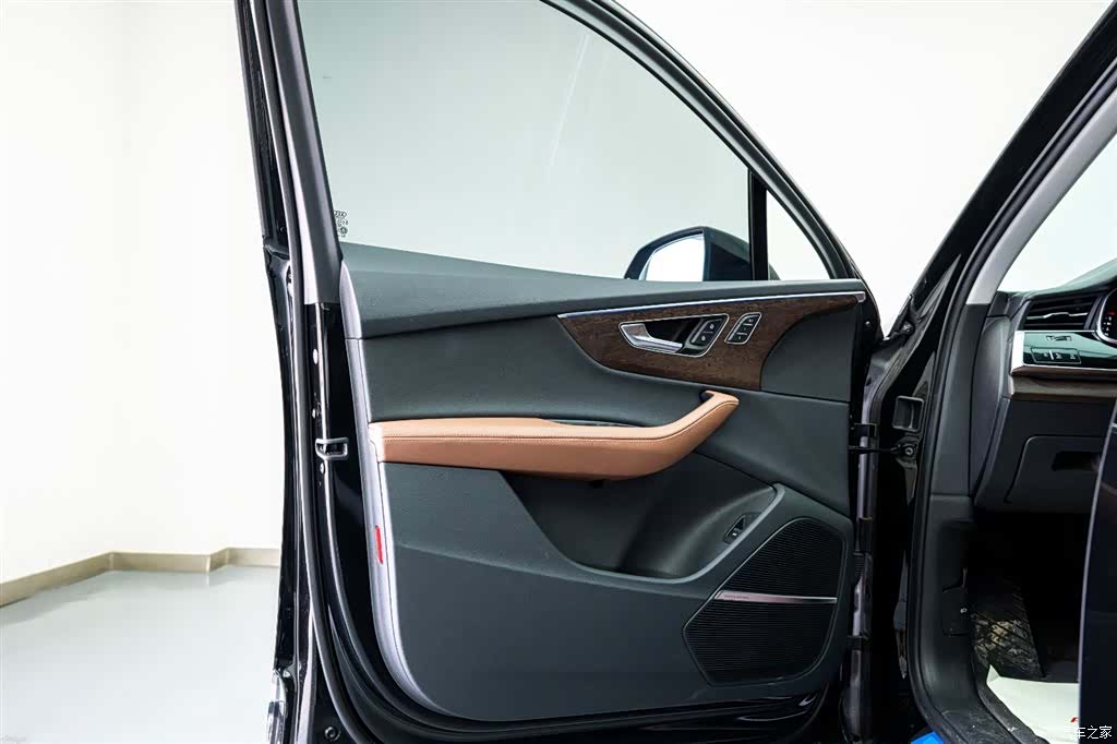 Audi Q7, 2024 10