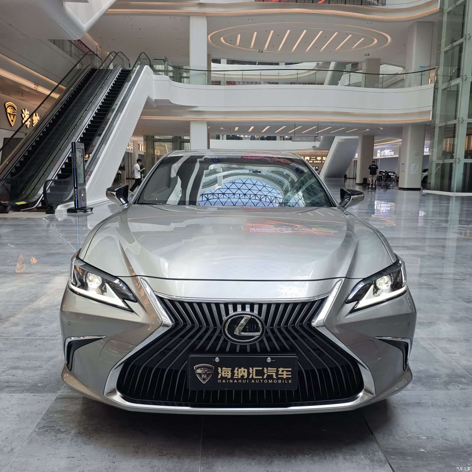 Lexus ES, 2020 4
