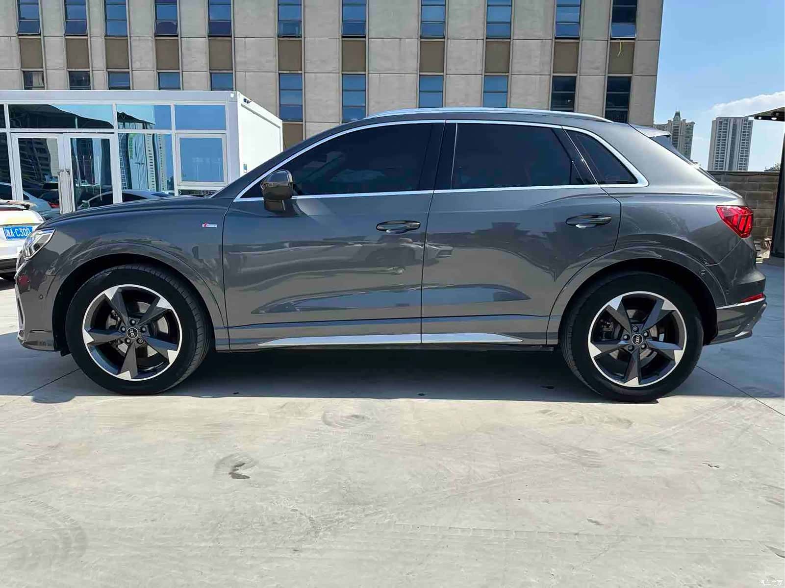 Audi Q3, 2022 3