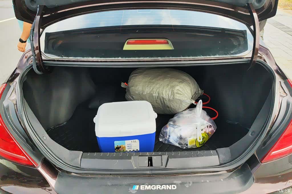 Geely Emgrand, 2016 4