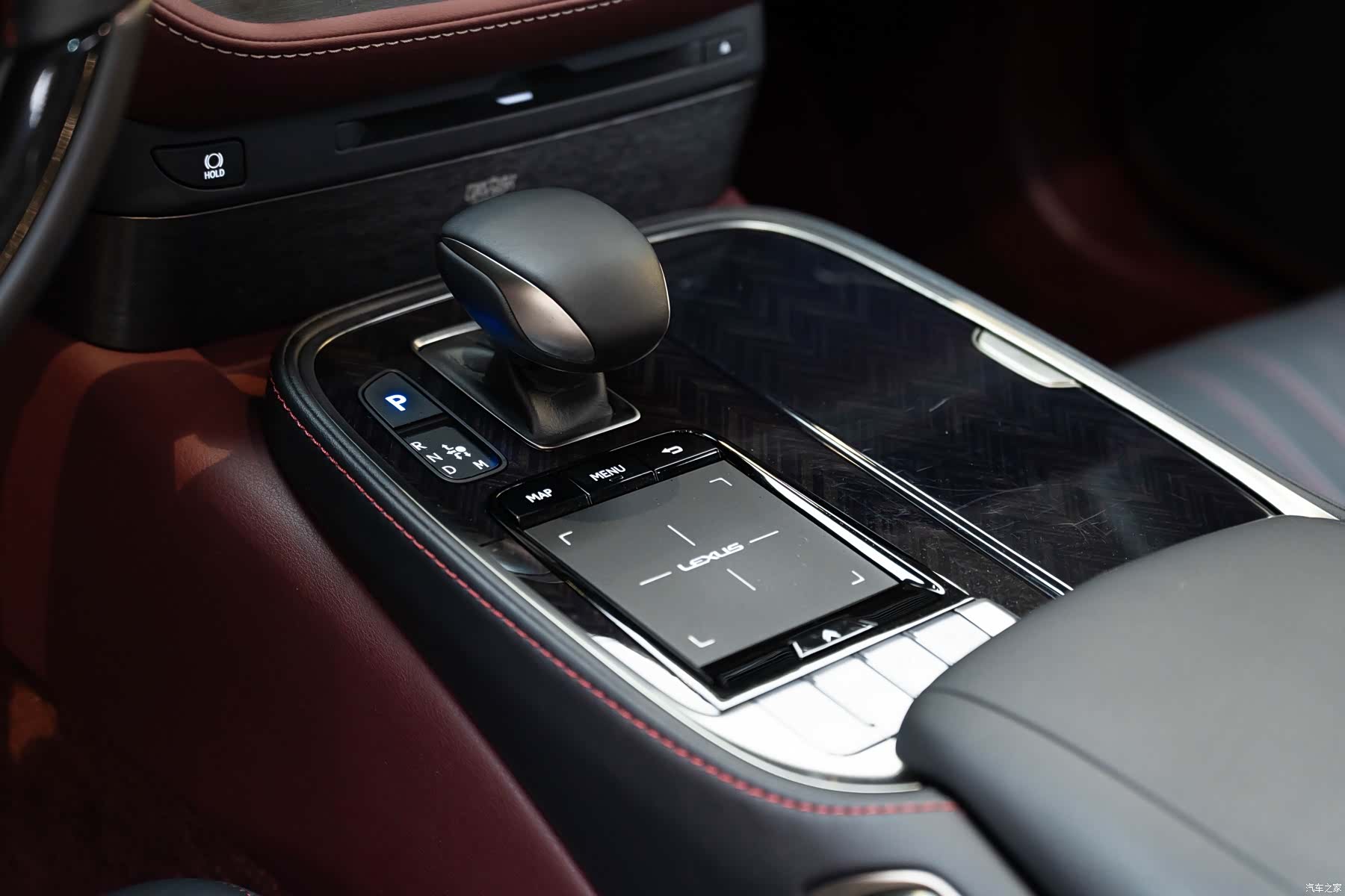 Lexus LS, 2018 17