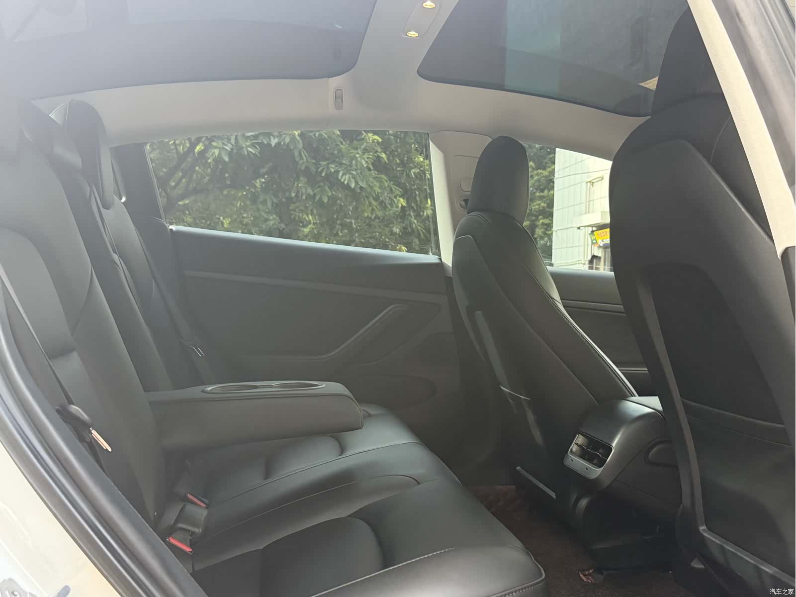 Tesla Model 3, 2020 все фото