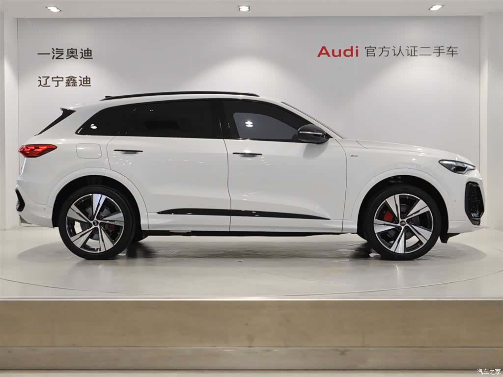Audi Q5L, 2026 3