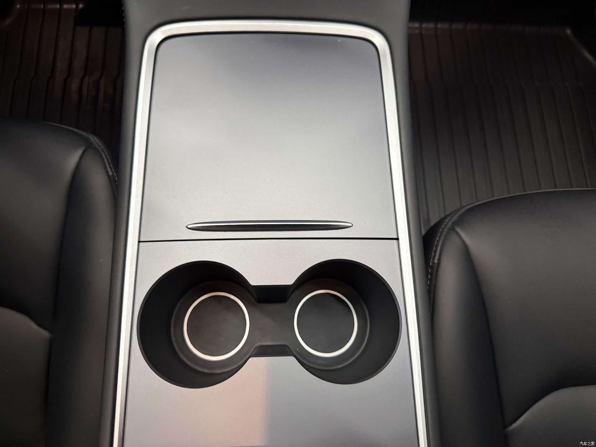 Tesla Model Y, 2023 10