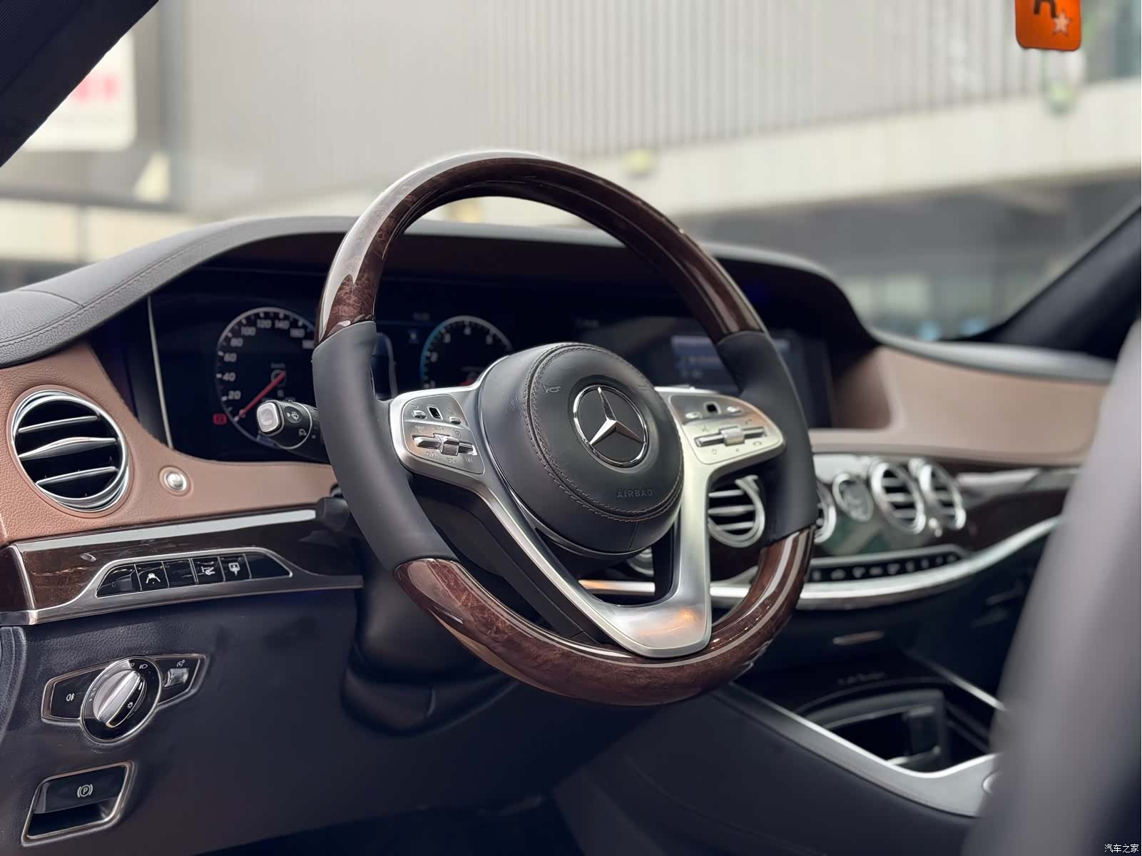 Maybach S-Class, 2019 11