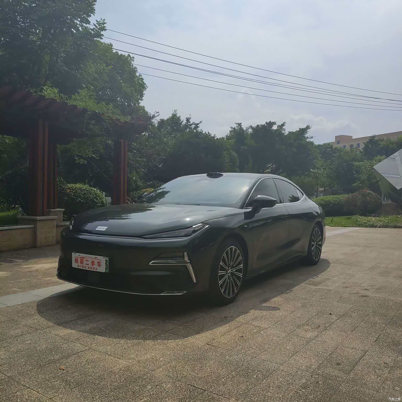 Geely 8, 2025 1