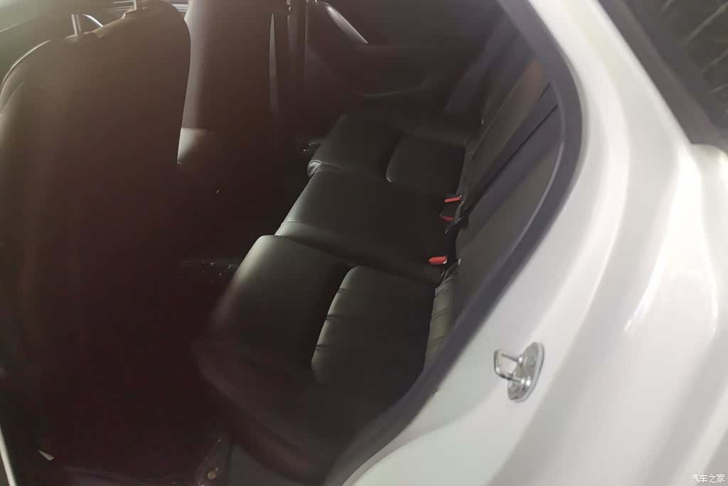 Mazda CX-4, 2016 11