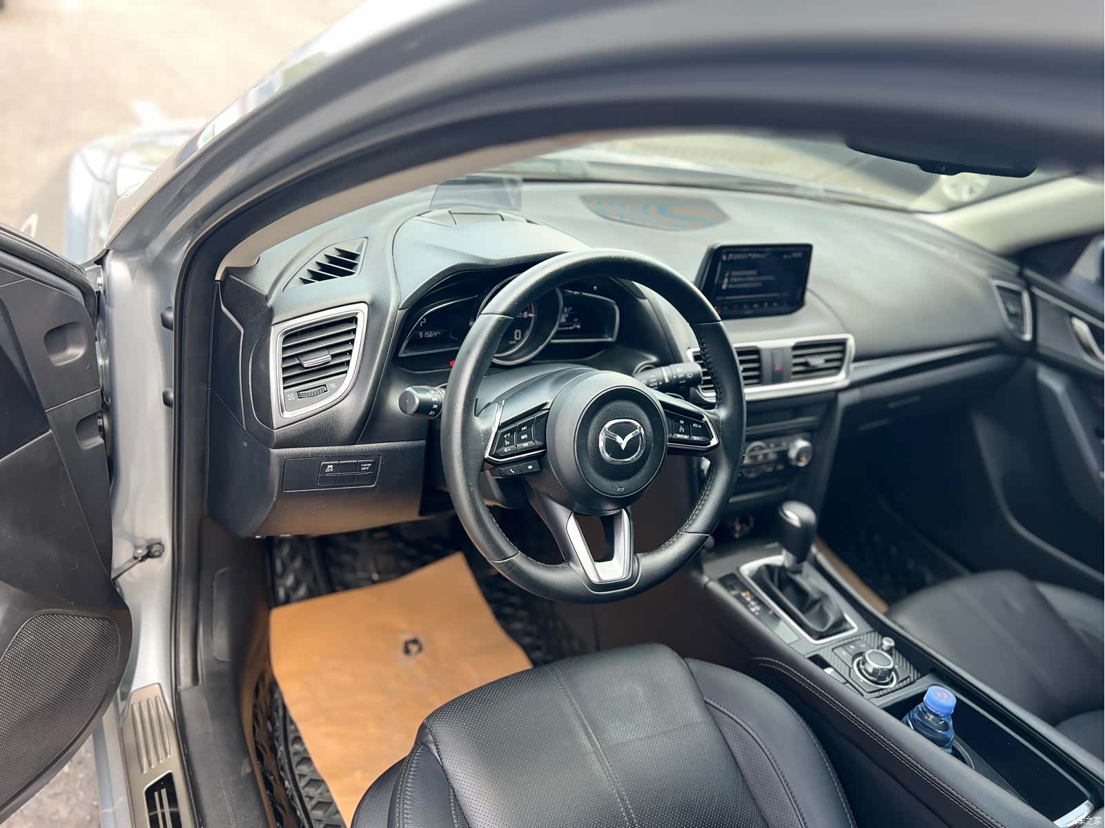 Mazda Mazda3, 2018 все фото