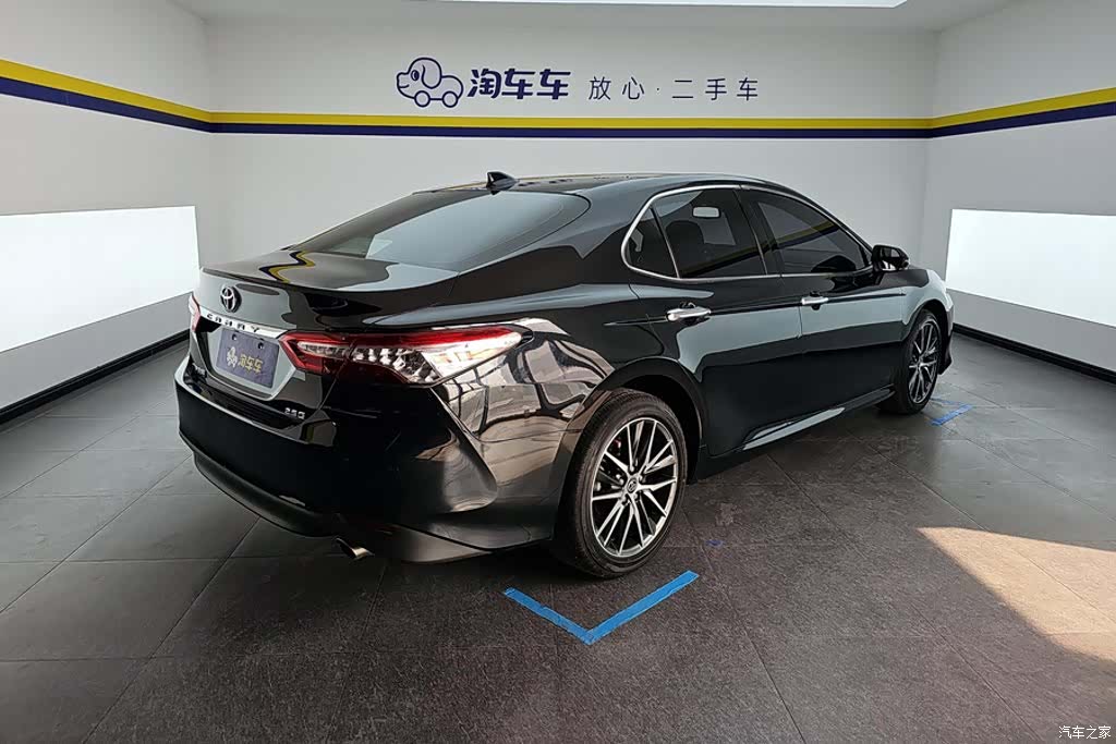 Toyota Camry, 2022 3