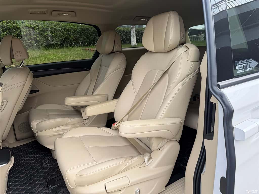 Buick GL8, 2022 11