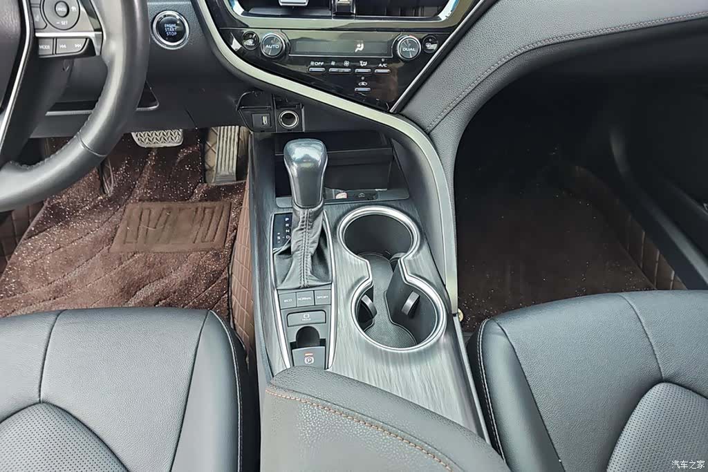 Toyota Camry, 2022 16