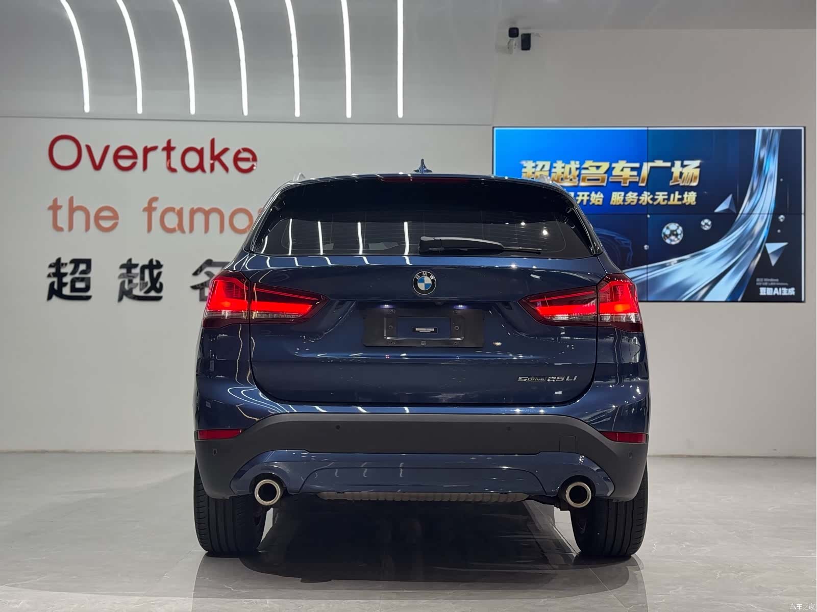 BMW X1, 2022 все фото