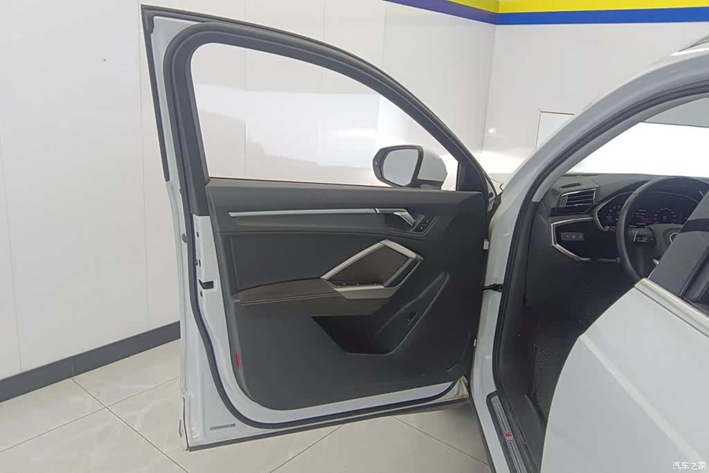 Audi Q3, 2019 7