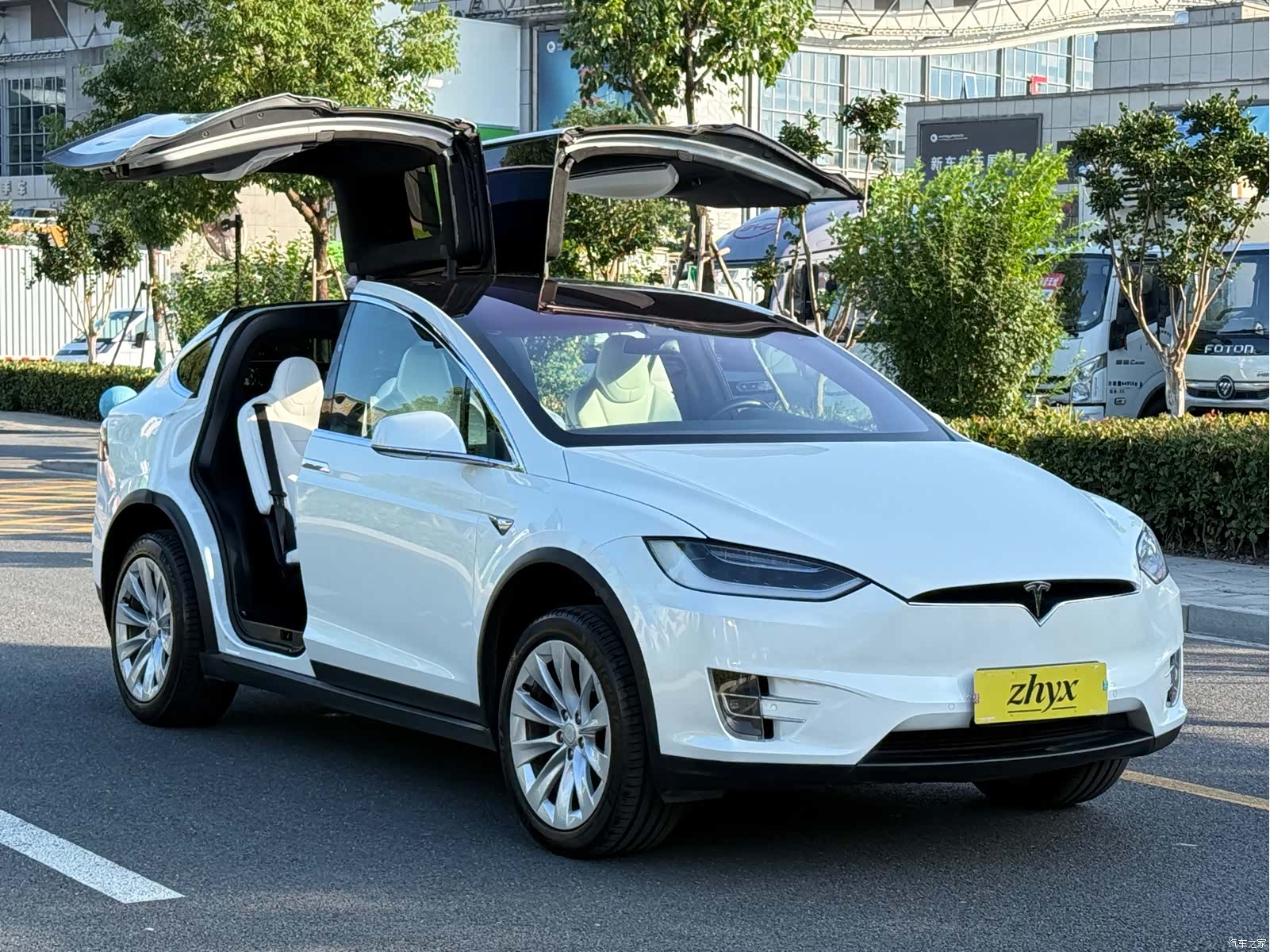 Tesla Model X, 2017 3
