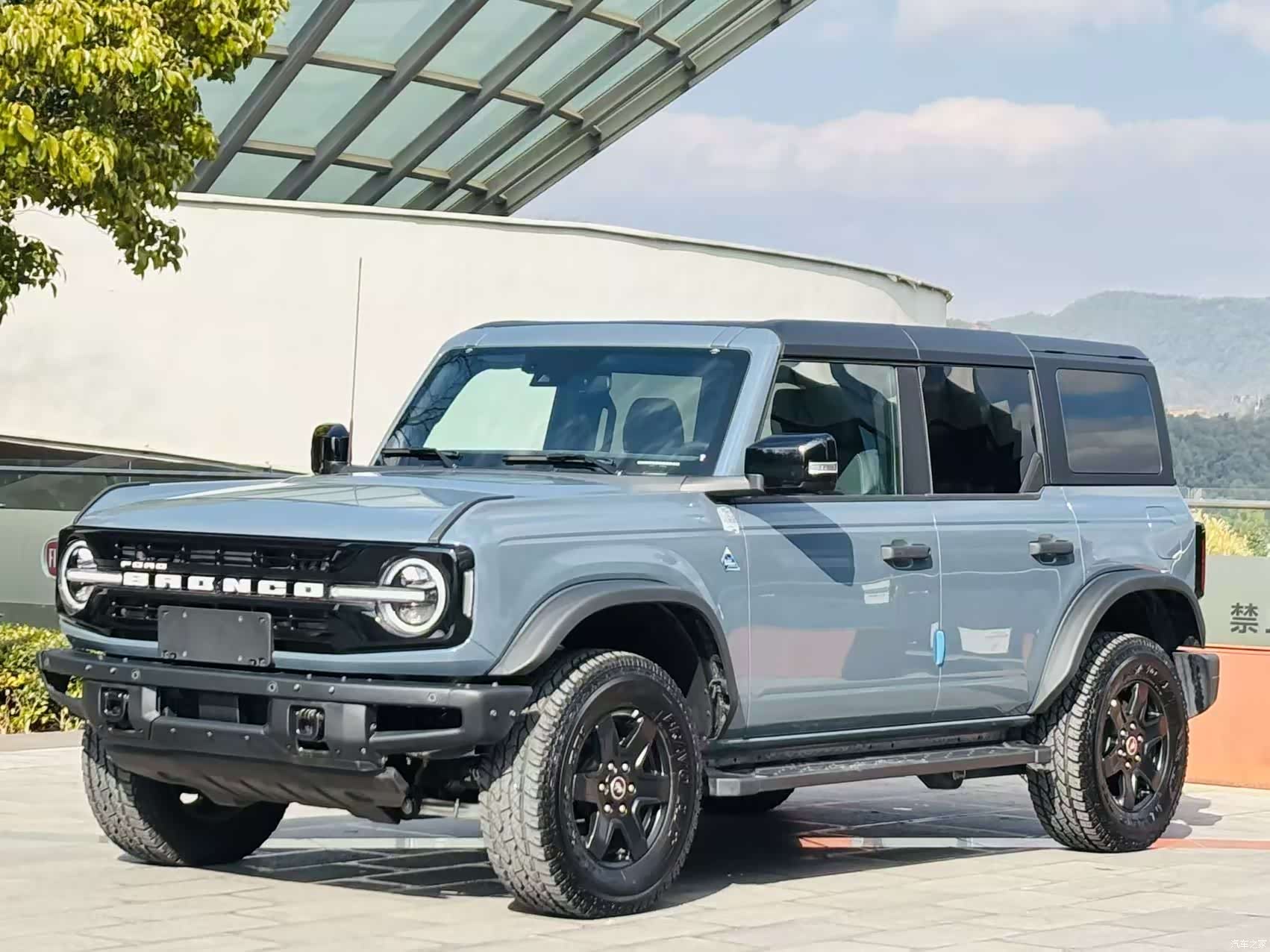 Ford Bronco, 2026 1
