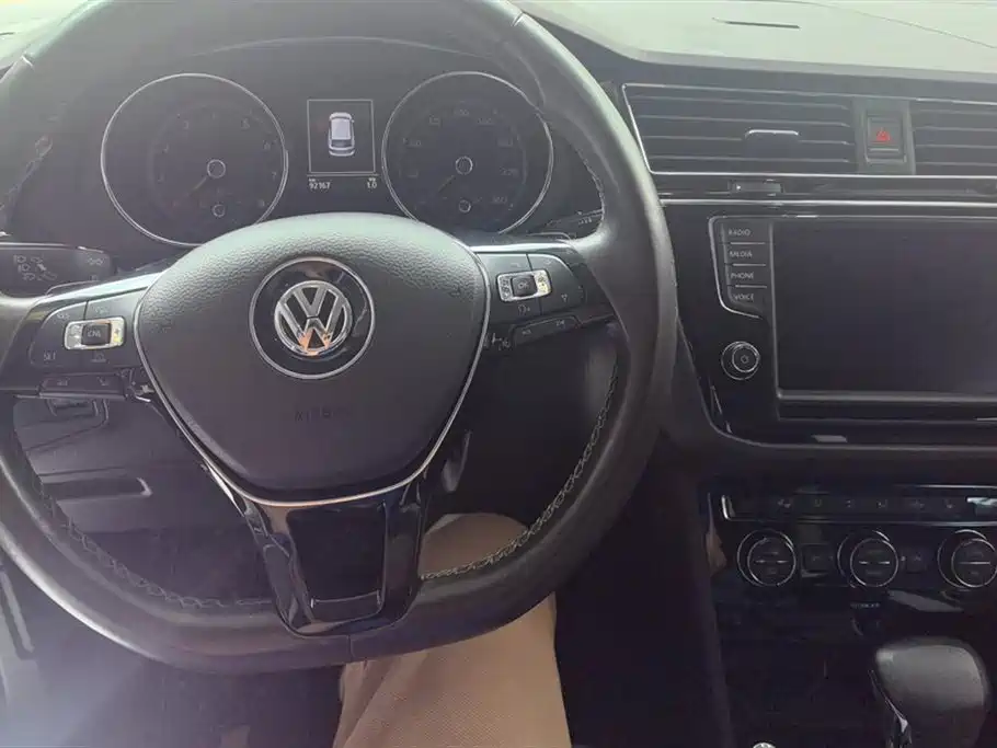 Volkswagen Tiguan L