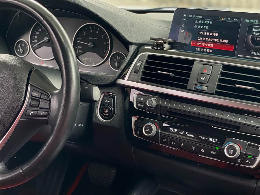 BMW 3 Series 2019, фото 25