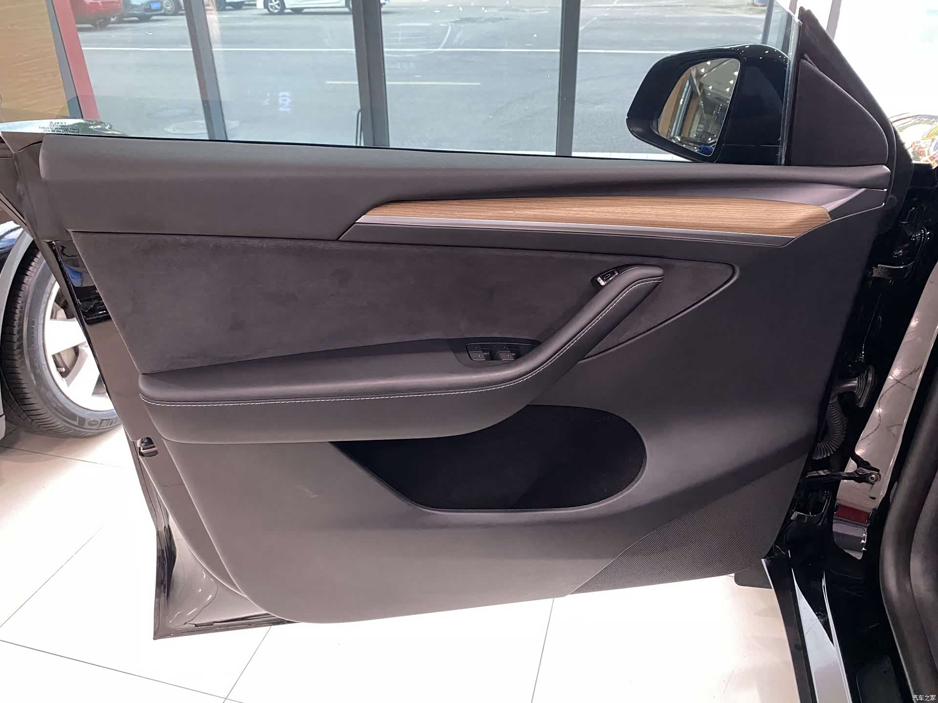 Tesla Model Y, 2023 13