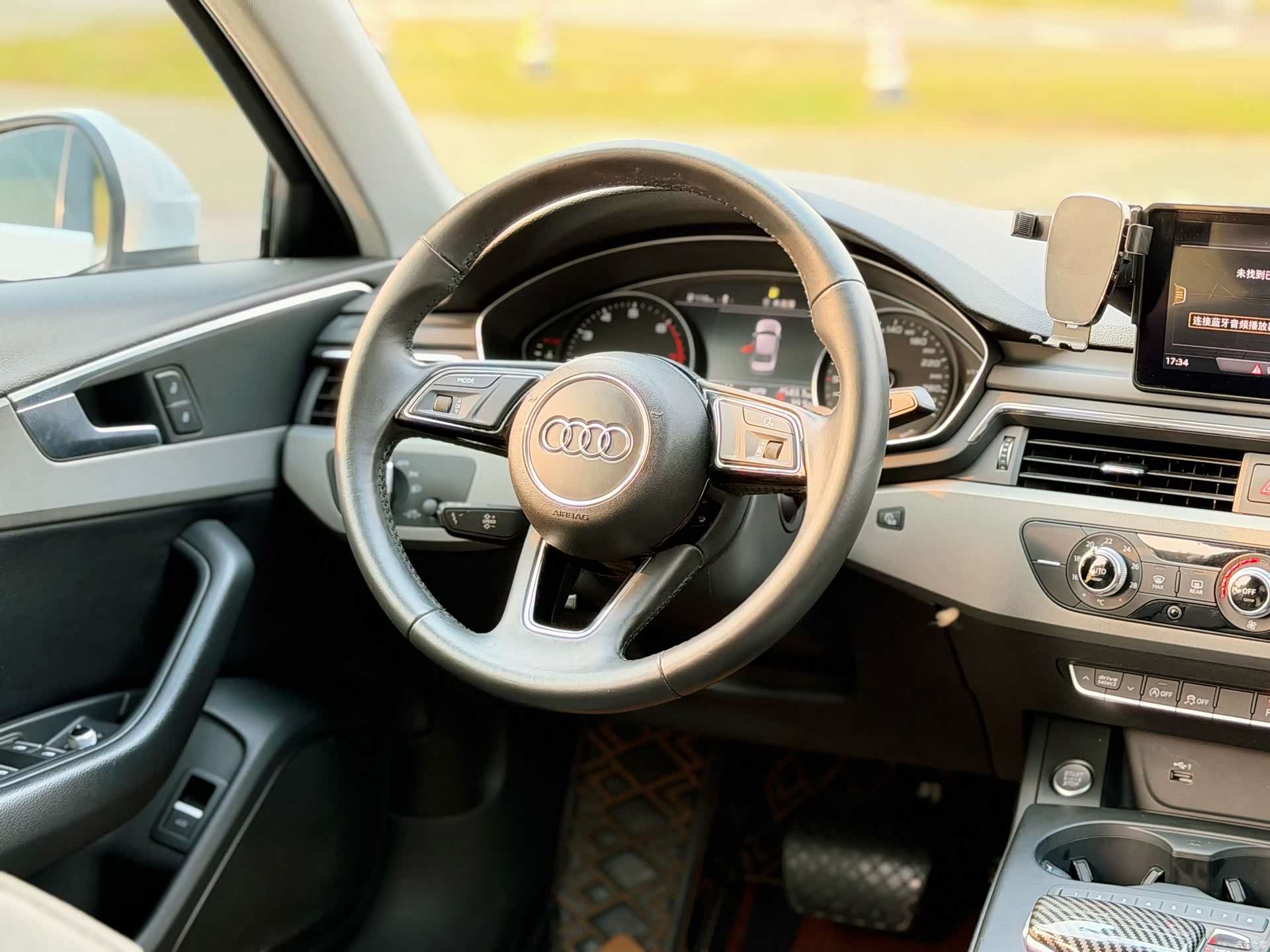 Audi A4L, 2018 8