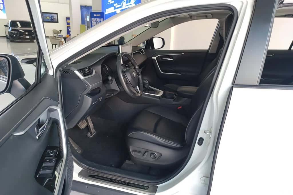 Toyota RAV4, 2021 9