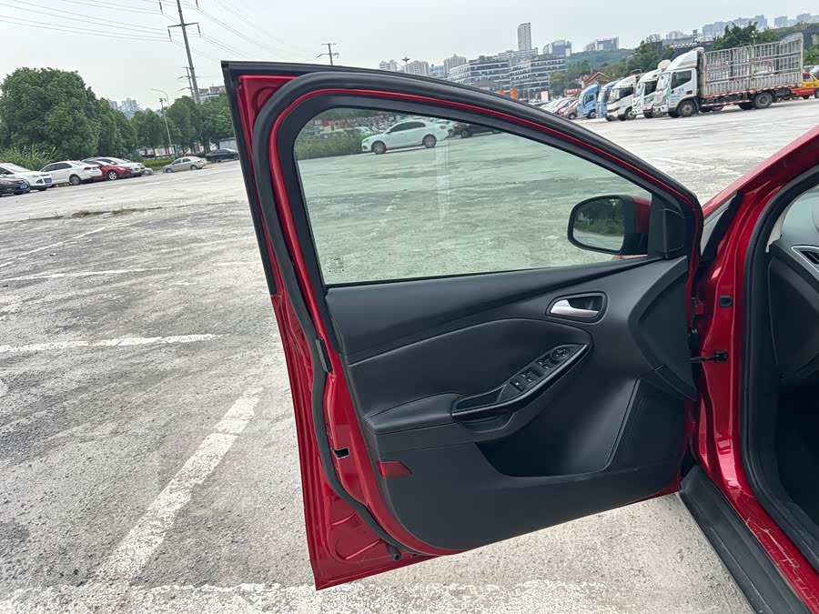Ford Focus 2012, фото 10