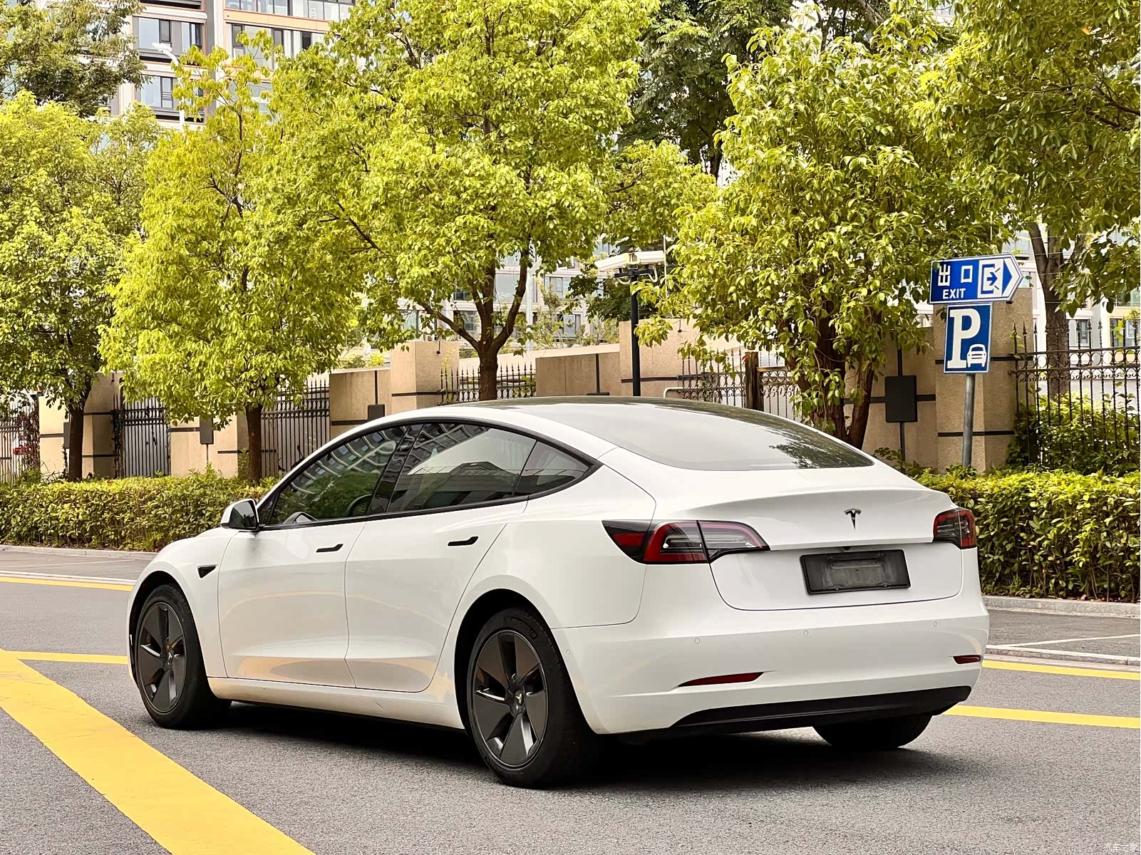Tesla Model 3, 2021 13