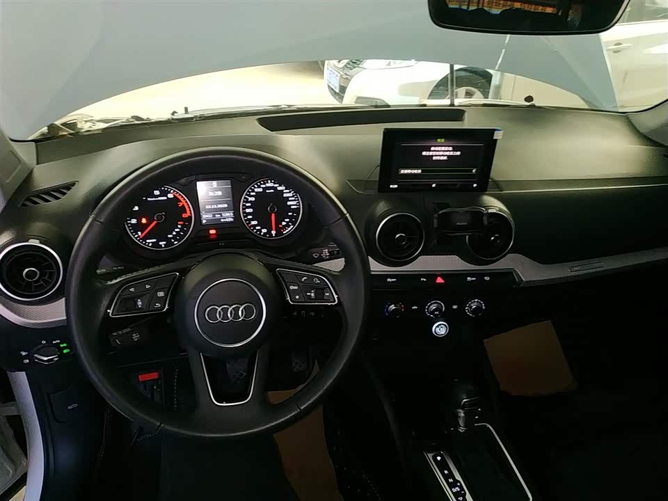 Audi Q2L