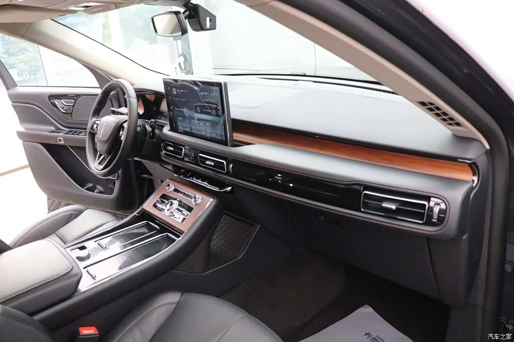 Lincoln Aviator, 2023 23