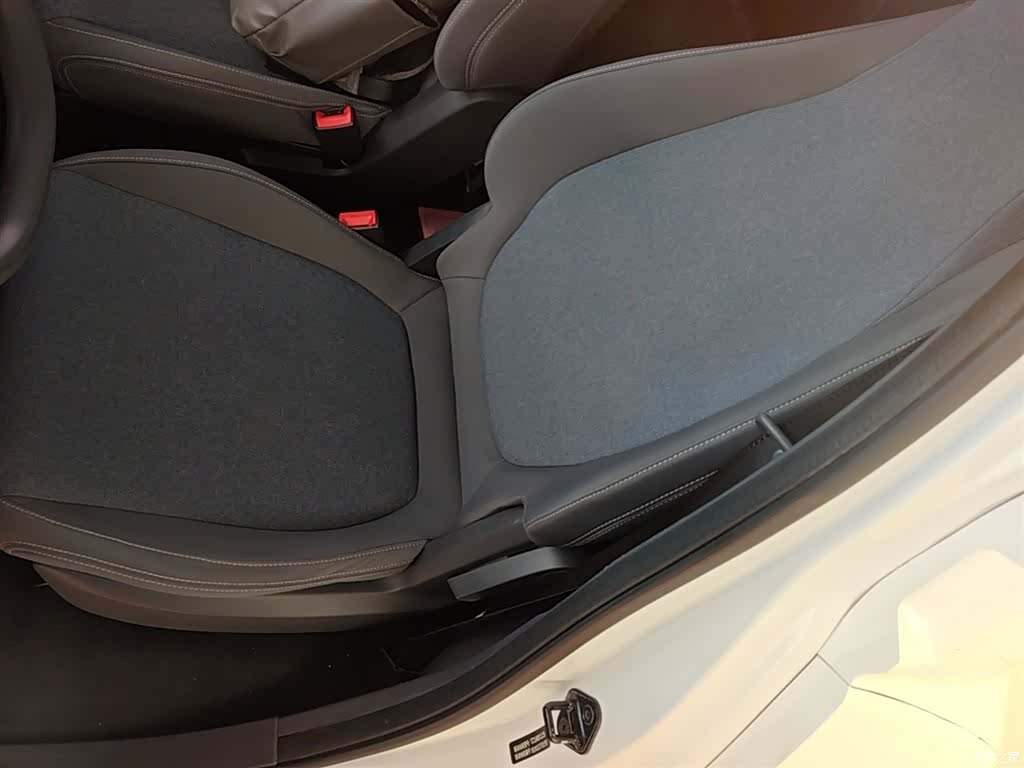 Wuling NanoEV, 2022 15