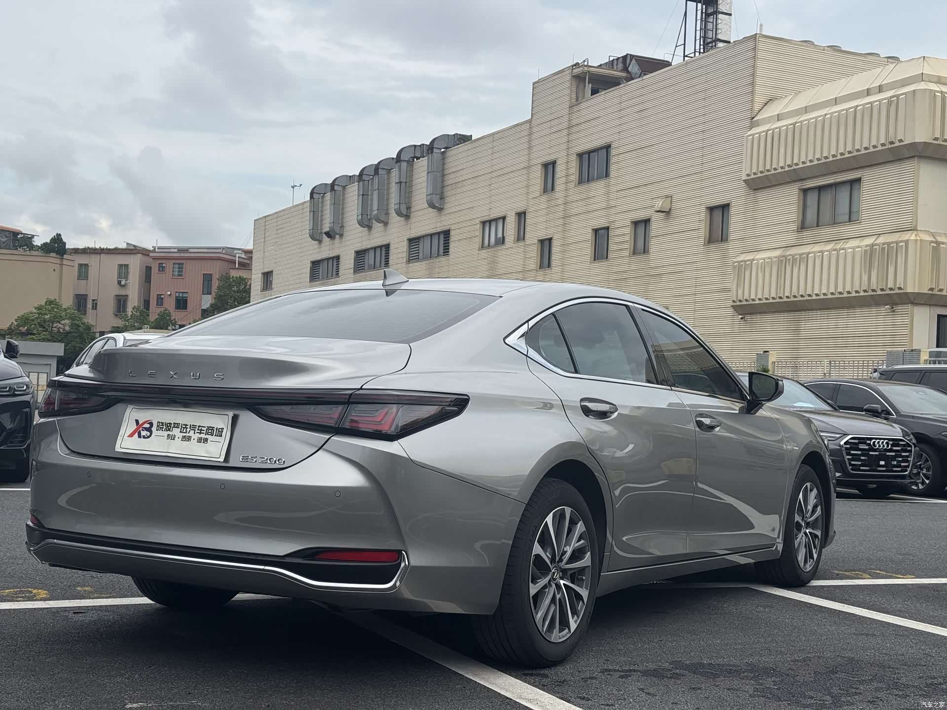 Lexus ES, 2025 7