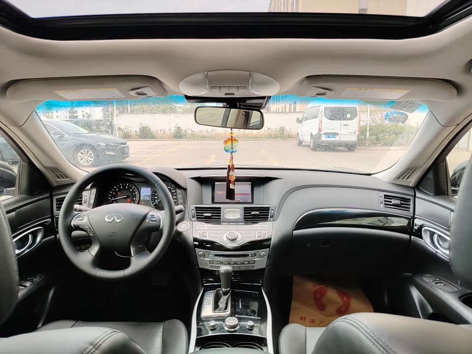 Infiniti Q70 Infiniti Q70