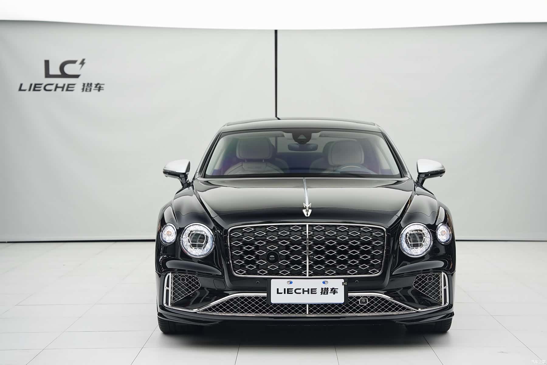 Bentley Flying Spur, 2025 2