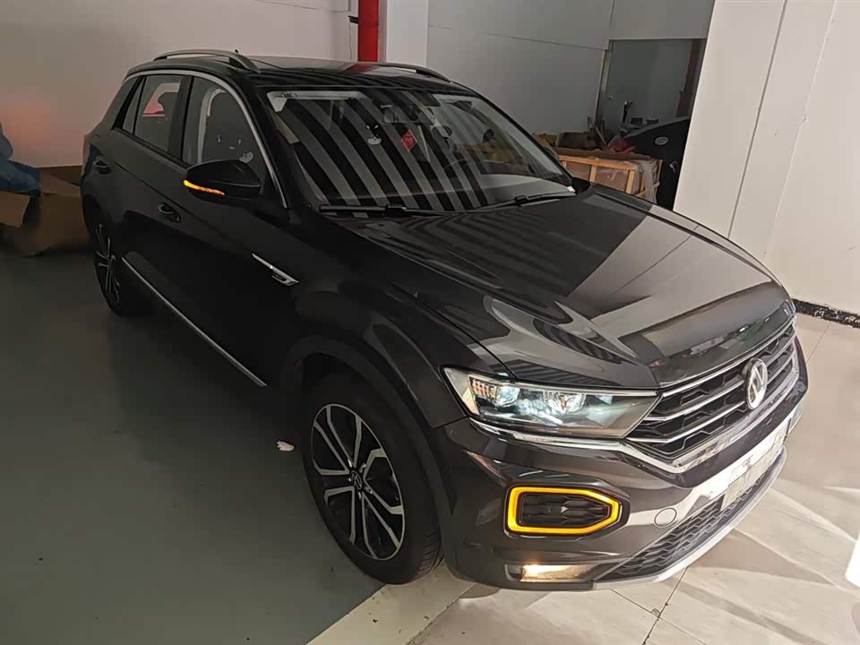 Volkswagen T-ROC exploring Songs