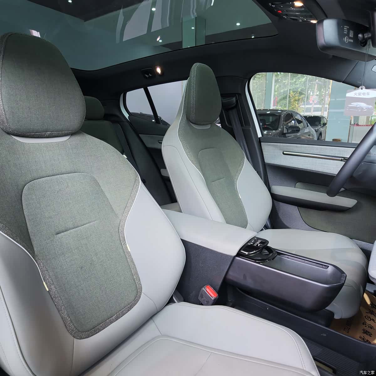 Volvo EX30, 2025 6