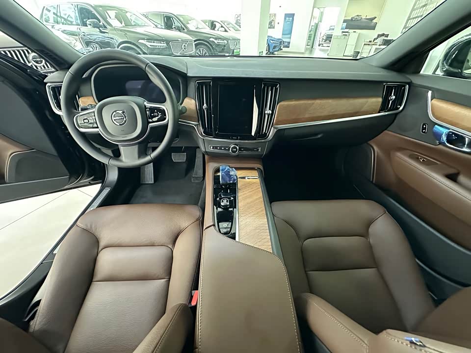 Volvo S90