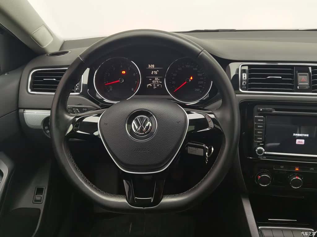 Volkswagen Sagitar, 2016 11