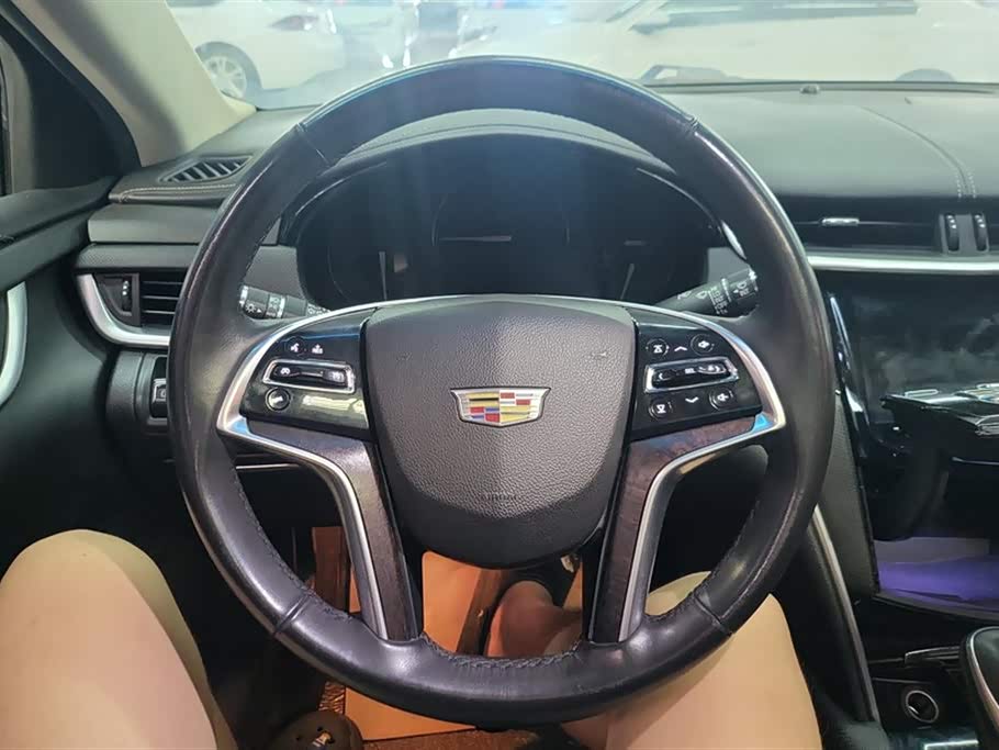 Cadillac XTS
