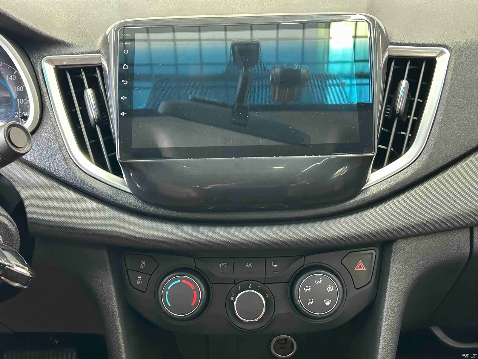 Chevrolet 320, 2019 18