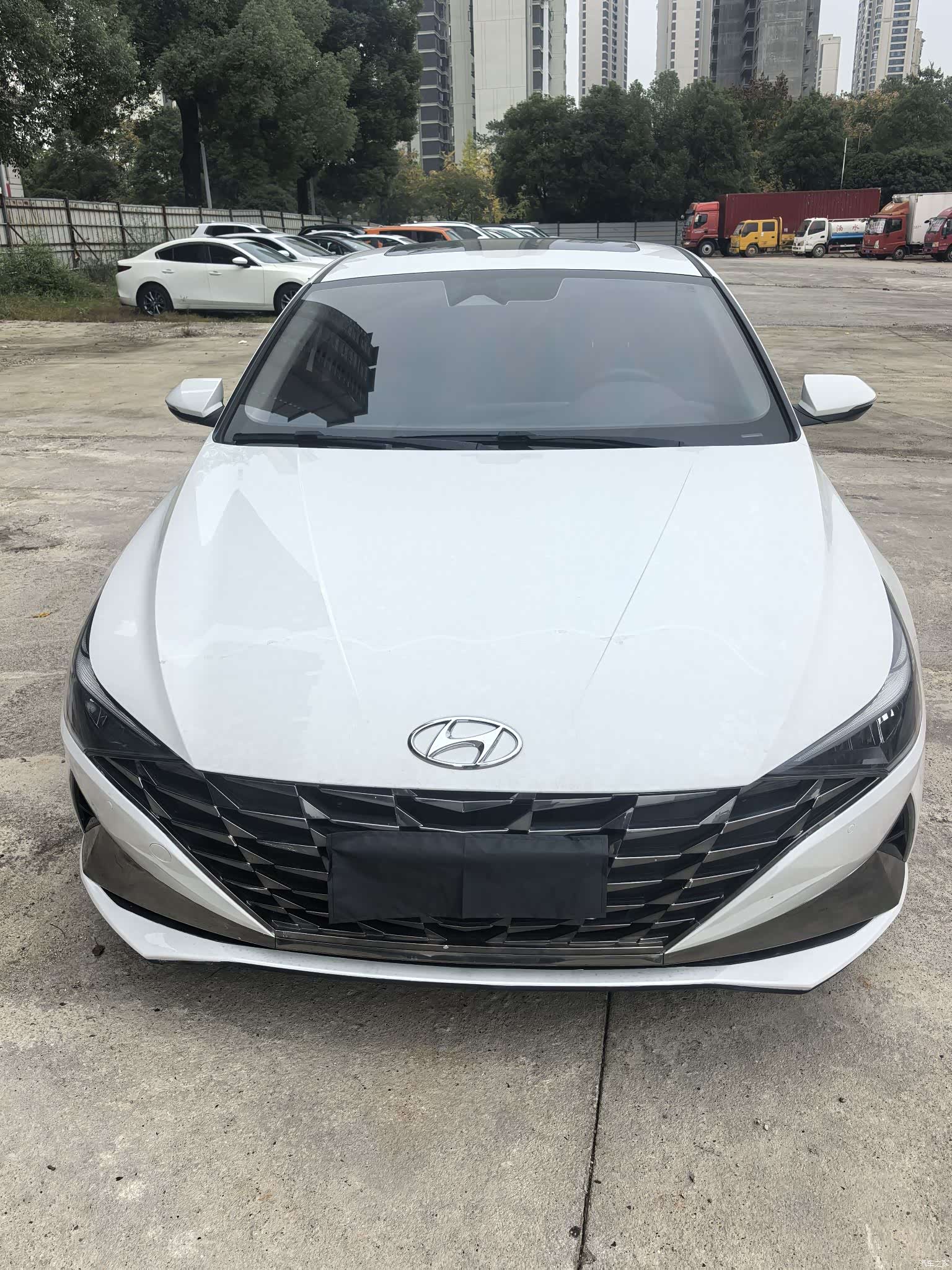 Hyundai Elantra, 2023 2