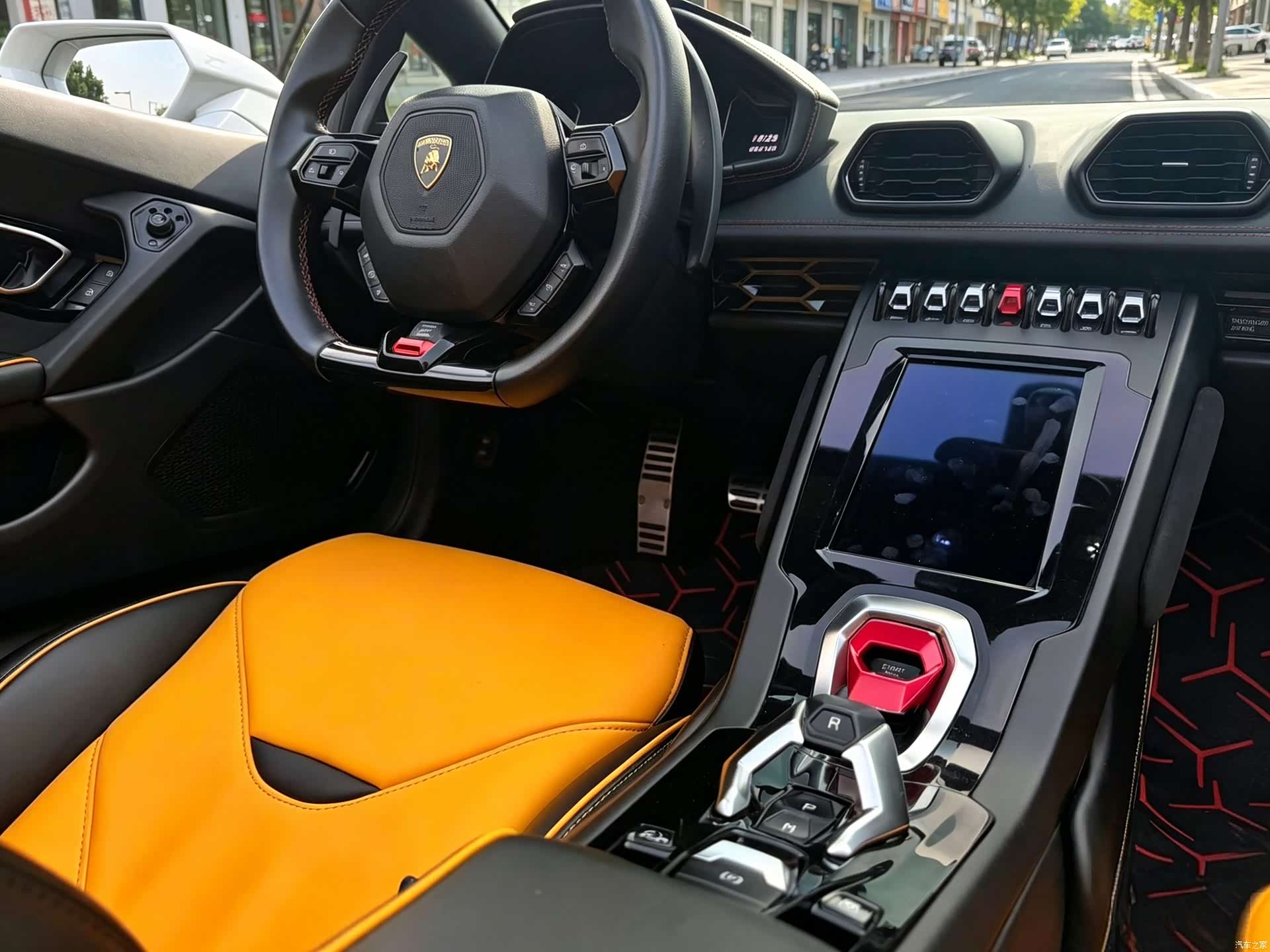 Lamborghini Huracán, 2020 все фото