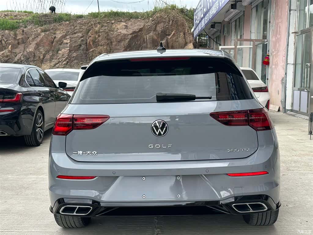Volkswagen Golf, 2022 все фото